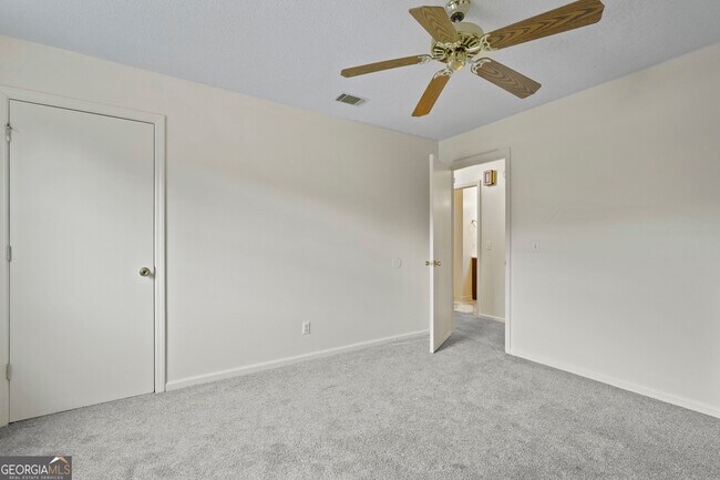 Building Photo - 156 Laurel Green Ct