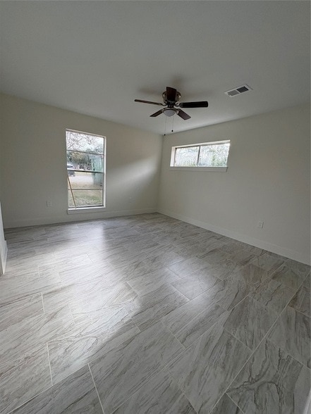 Building Photo - 704 S 10th St