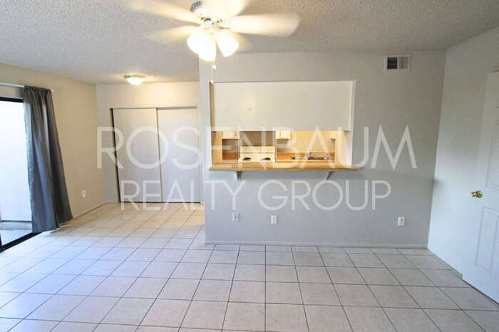 Building Photo - 410 E 9th Ave