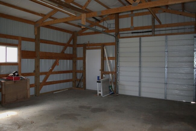 Building Photo - Nice 3 Bedroom Farm House In Fayette!