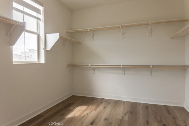 Building Photo - 35963 Bertain Dr