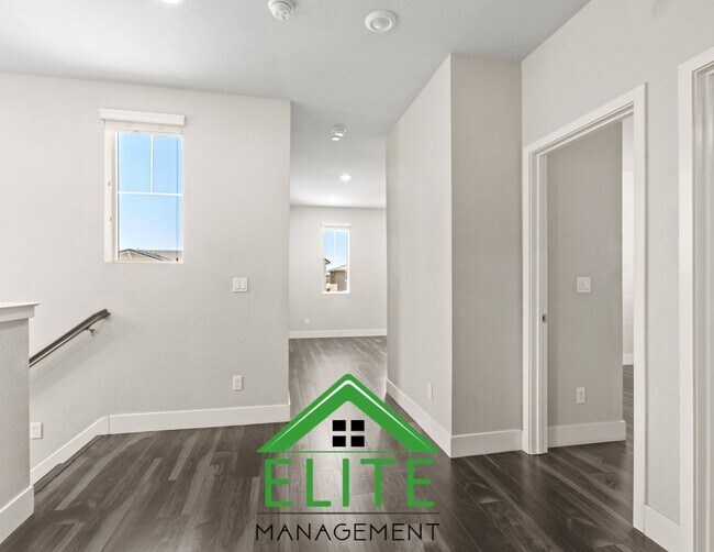Building Photo - **Modern single-family residence in the hi...