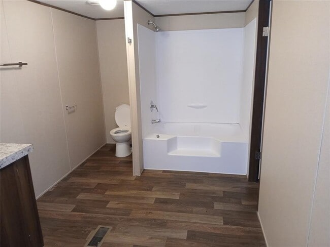 Building Photo - 7070 FM1115