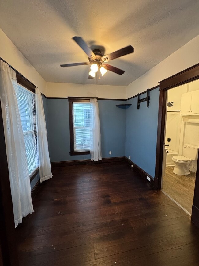 Building Photo - 536 W 4th St