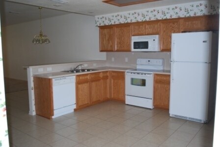Building Photo - 910 Crymes Ln