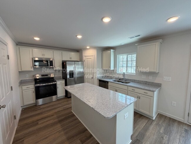 Building Photo - 3503 Marksbury Dr