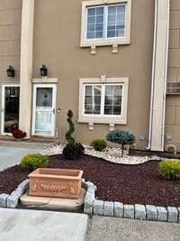Building Photo - 966 Clove Rd