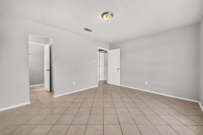 Building Photo - 9903 Towne Tower Ln