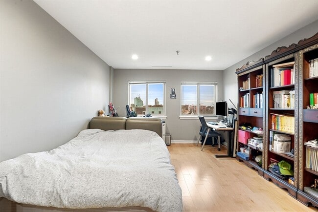 Building Photo - 20 Webster St