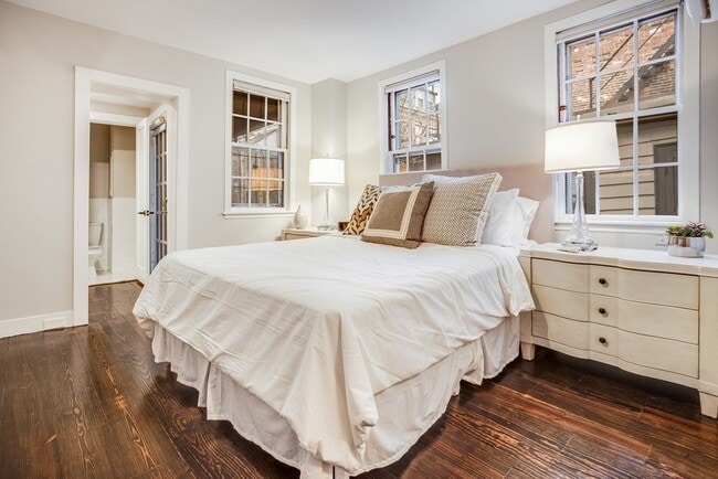 Building Photo - 36 Joy St