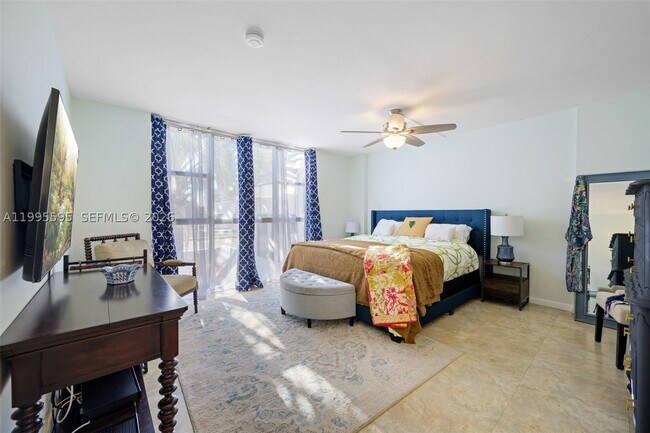 Building Photo - 20515 E Country Club Dr