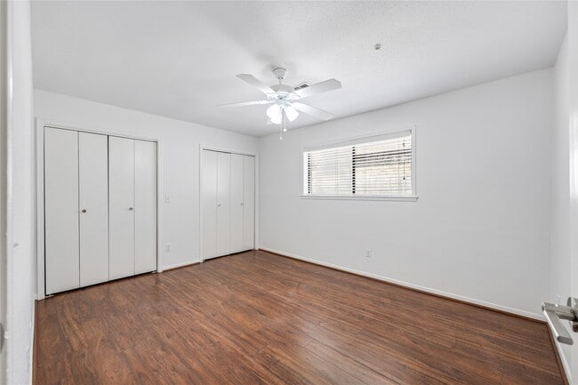 Building Photo - 11906 Pepperdine Ln