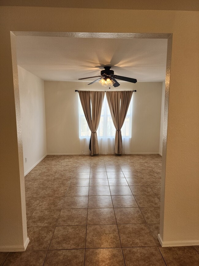 Building Photo - 13514 E Diablo Creek Dr
