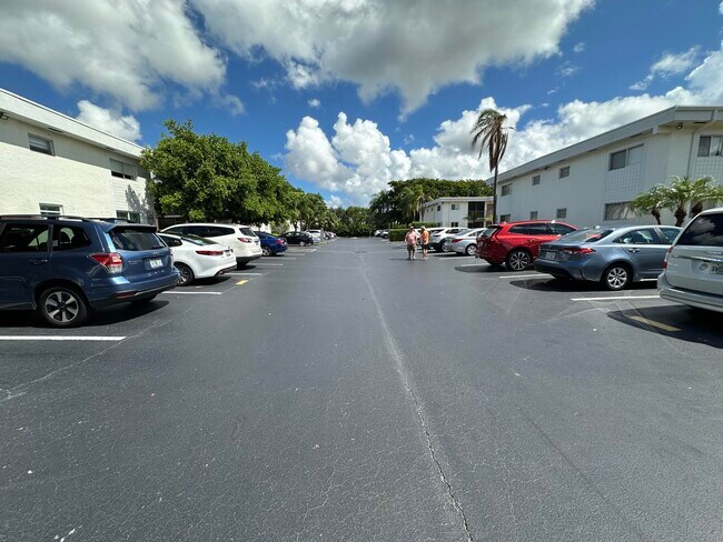 Building Photo - 14905 Wedgefield Dr