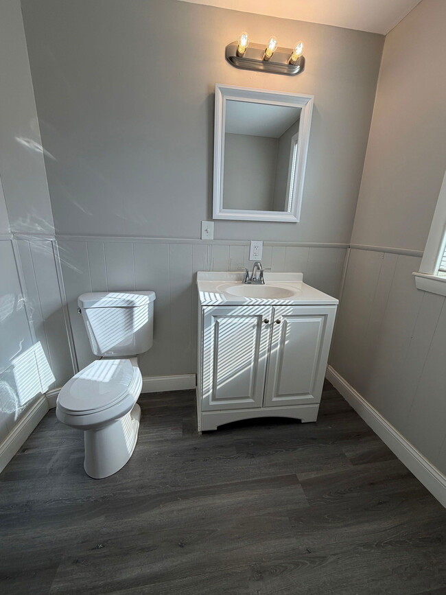 Building Photo - 682 Beech St