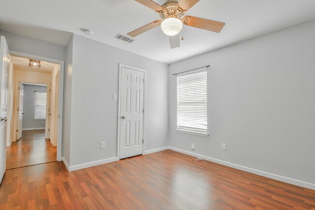 Building Photo - Wonderful 3/2/2 in North Lubbock!