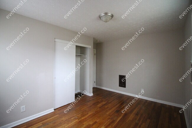 Building Photo - 3 bed / 1 bath