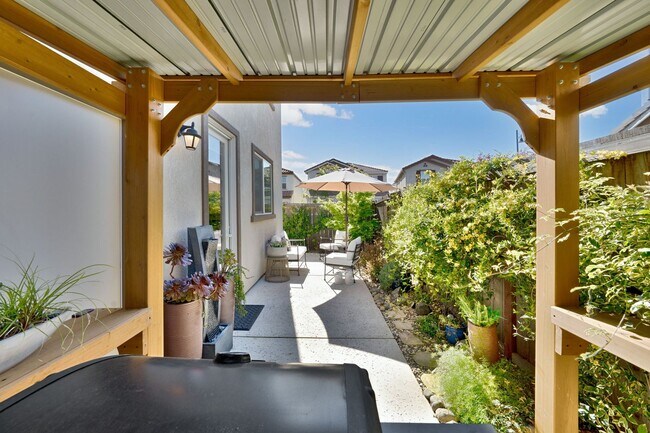 Building Photo - Designer Upgrades & Custom Touches in This Beautiful Rancho Cordova 3-Bedroom Home