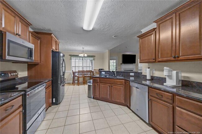 Building Photo - 3805 Sunchase Dr