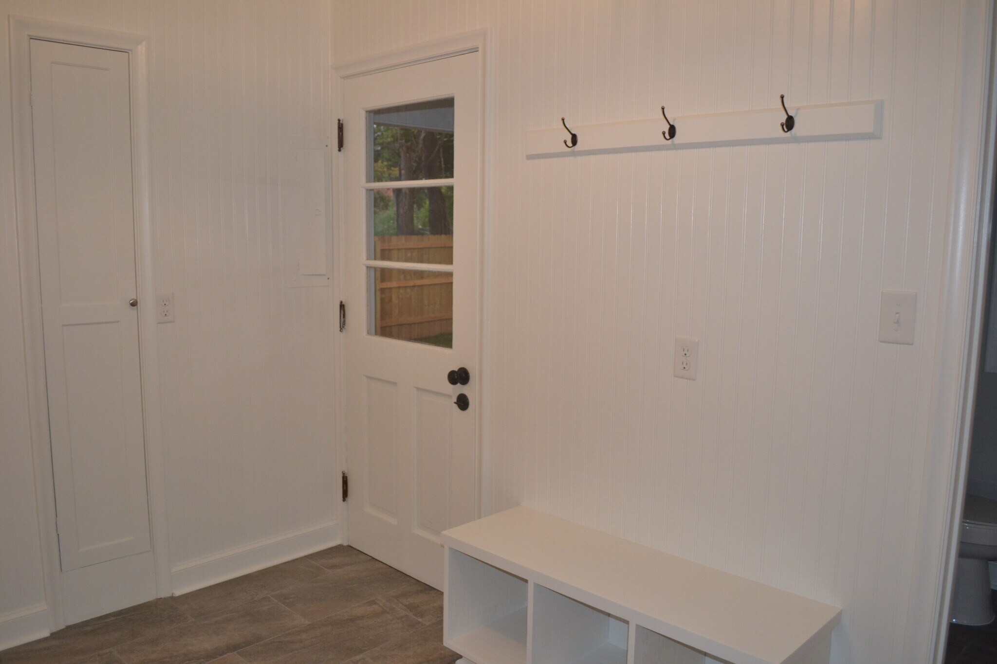 laundry room - 1338 S Yale Ave