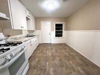 Building Photo - 3519 4th St