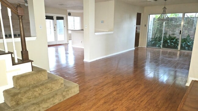 Building Photo - 2910 Skypark Dr