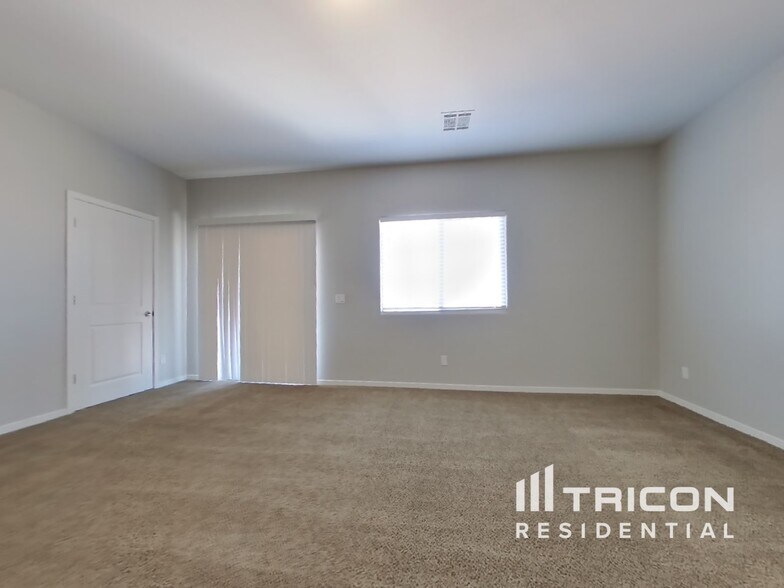 Building Photo - 10321 W Monterosa Ave