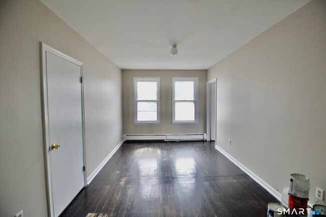 Building Photo - 2343 Barnum Ave