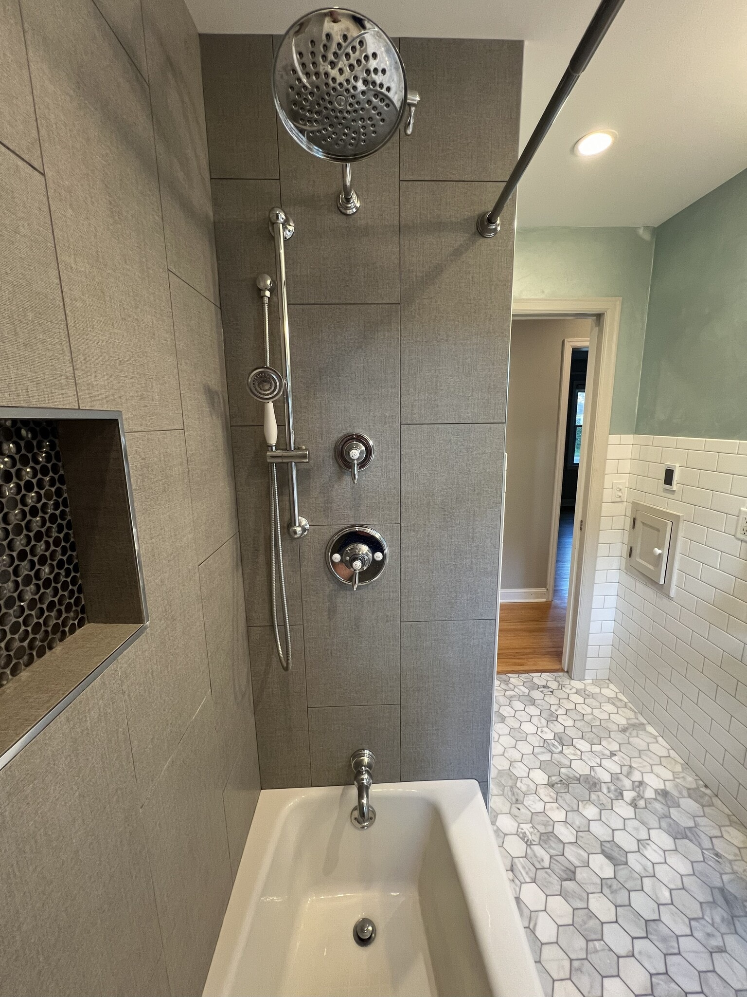 Building Photo - 7314 James Ave S