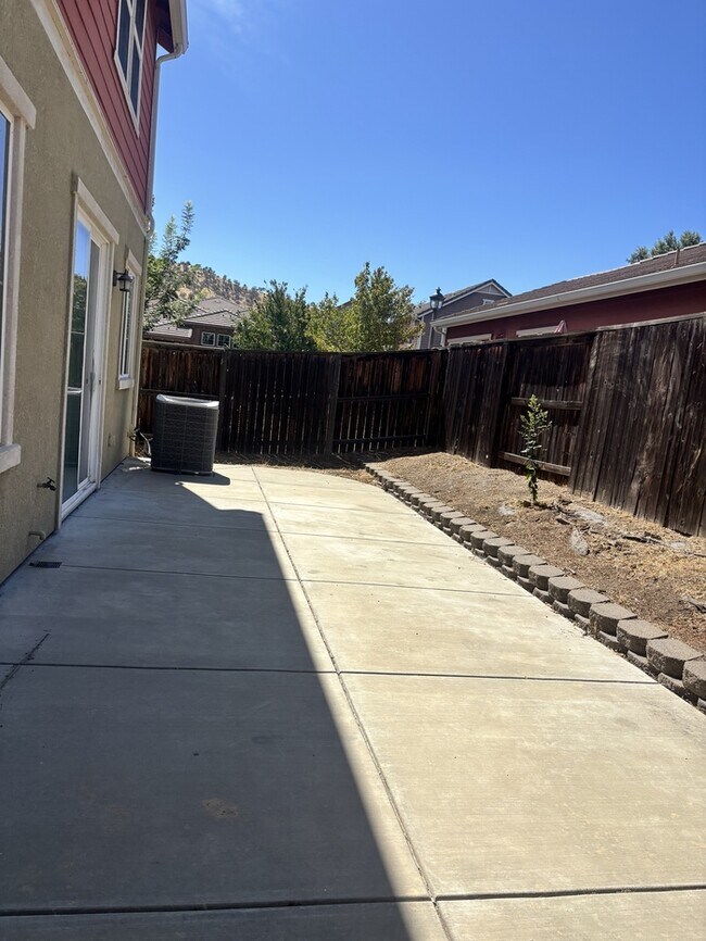 Building Photo - 9402 Vintner Cir