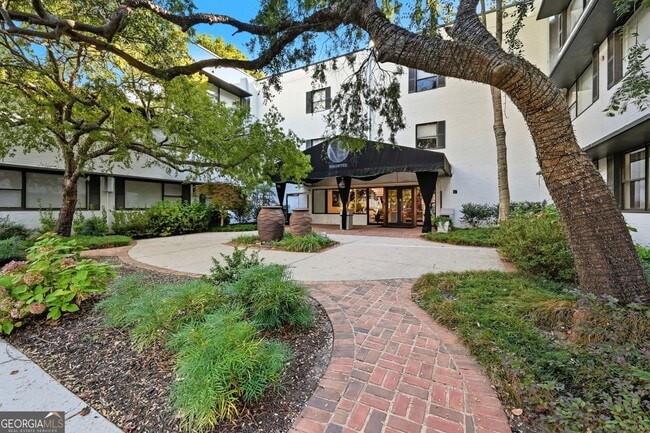 Building Photo - 3645 Peachtree Rd NE