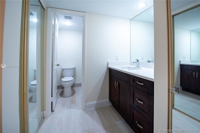 Building Photo - 1713 Whitehall Dr