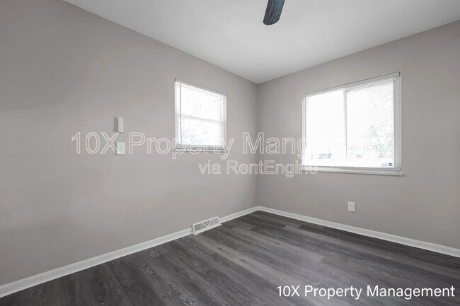 Building Photo - 1729 Elaine Rd