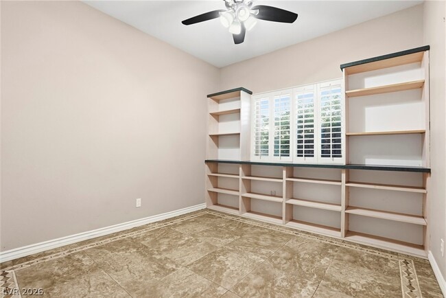 Building Photo - 2870 Deerwood Ct
