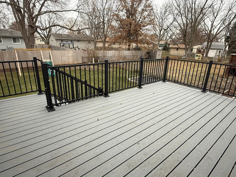 Building Photo - 221 E Glenmore Dr