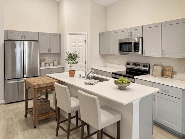 Building Photo - 2279 Canyon Oak Dr