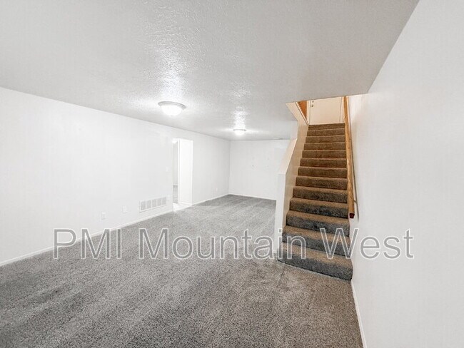 Building Photo - 142 N 200 W