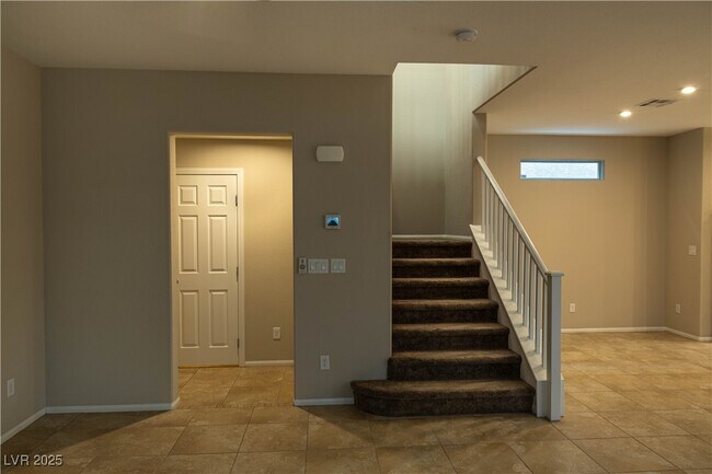 Building Photo - 10561 Sariah Skye Ave