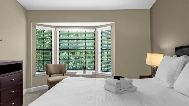 Building Photo - 14545 Damai Ln