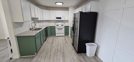 Building Photo - 3 Bed 2 Bath Condo in Heart of Eagle Mountain