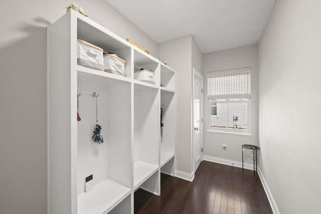 Building Photo - 6412 Dicesare Lp