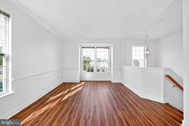 Building Photo - 5015 Leasdale Rd