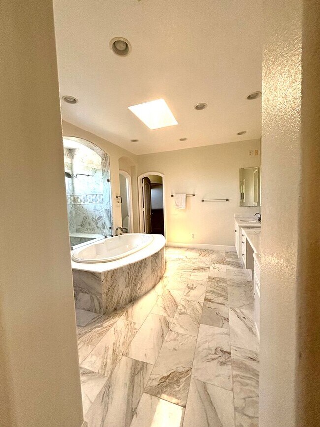 Building Photo - Rare Opportunity - House for Rent in Carme...