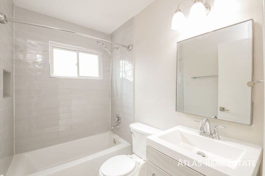 Building Photo - 1710 Hoffman Way