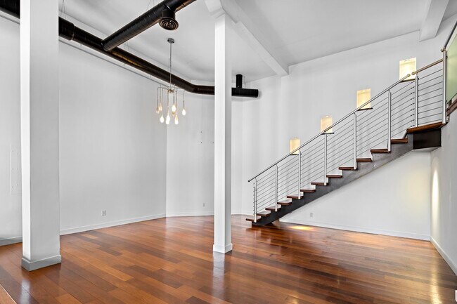 Building Photo - 299 Pavonia Ave