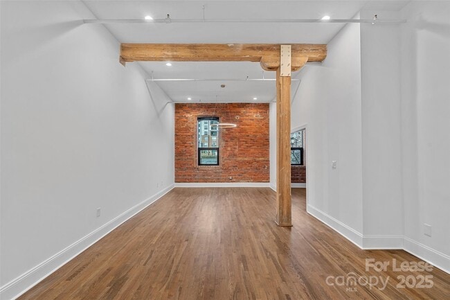 Building Photo - 310 Arlington Ave