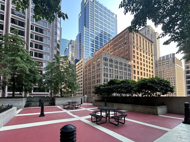 Building Photo - 212 W Washington St