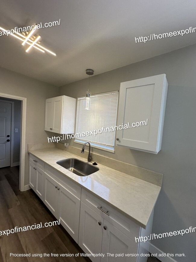 Building Photo - Nice Home For Rent