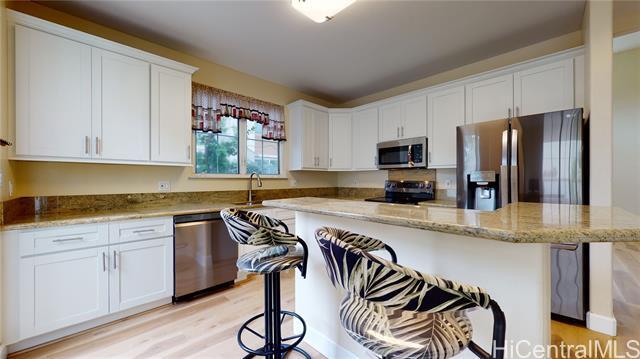 Building Photo - 91-1021-1021 Wahinoho St