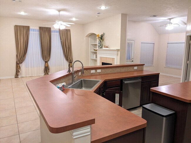 Building Photo - 13415 Highland Park Ct